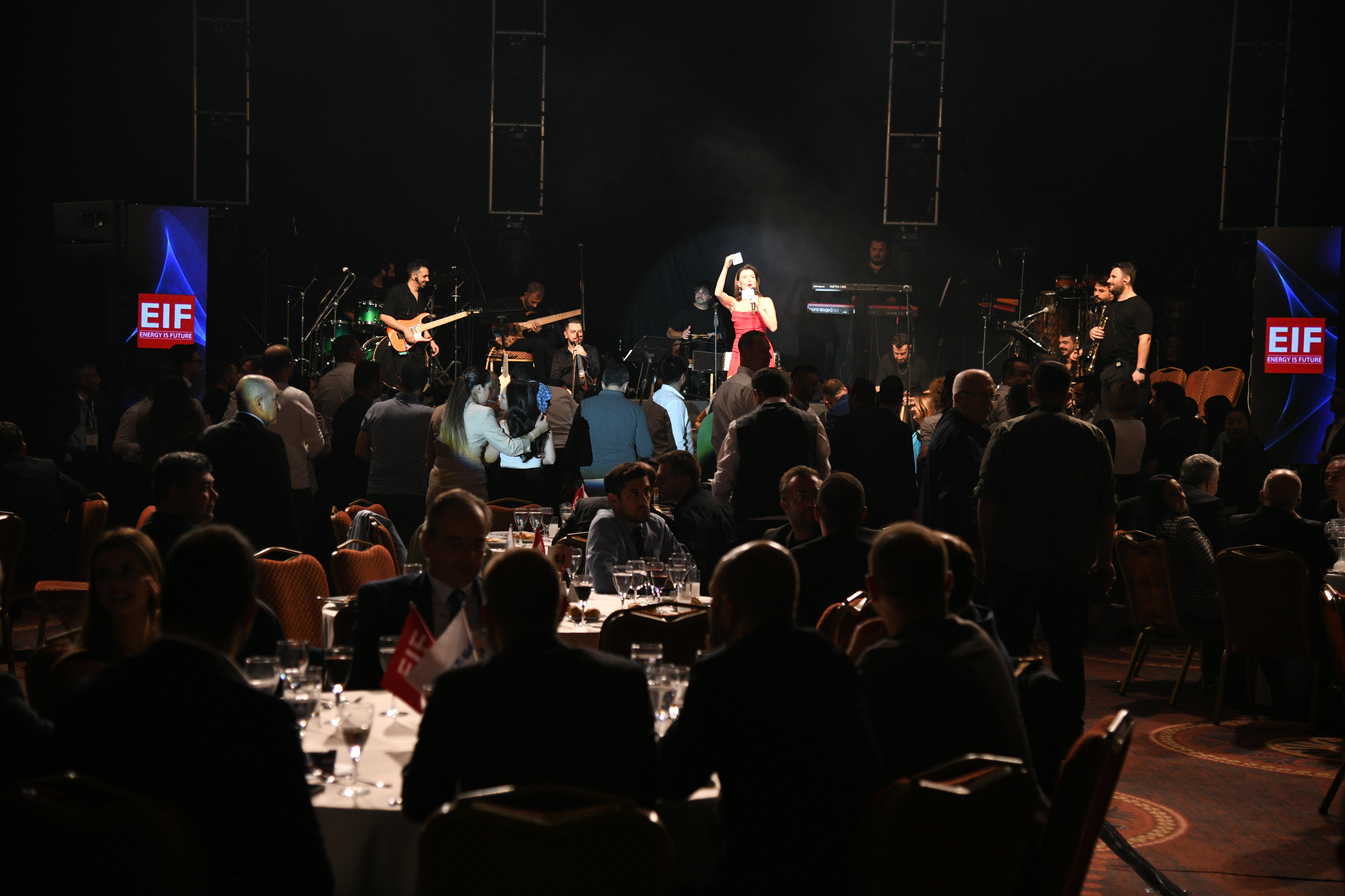 Gala gecesi-EIF World Energy Congress and Fair held its 17th anniversary celebration night with Şevval SAM